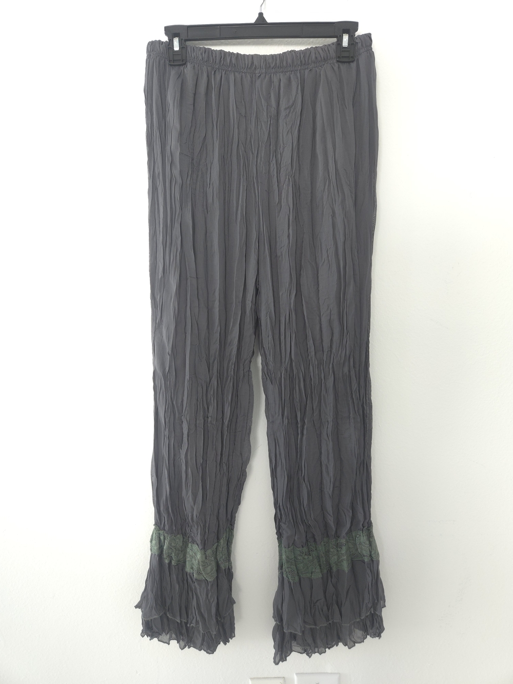Pretty Angel Gray Crinkle Wide-Leg Pants with Green Trim Size XL
